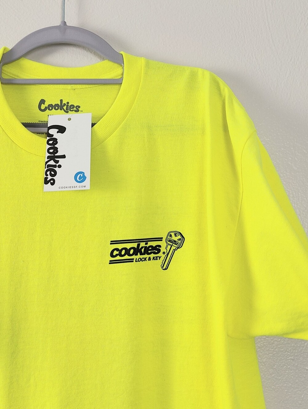 NEW! Cookies Lock And Key Short Sleeve Tee Size Large Safety Yellow USA Shirt - Picture 2 of 5